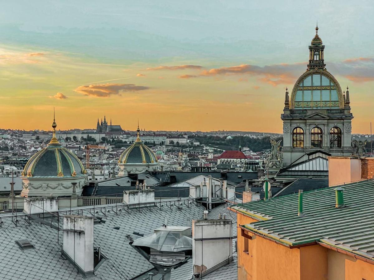 Turnkey I Central Apartment With Terrace Praha Bagian luar foto