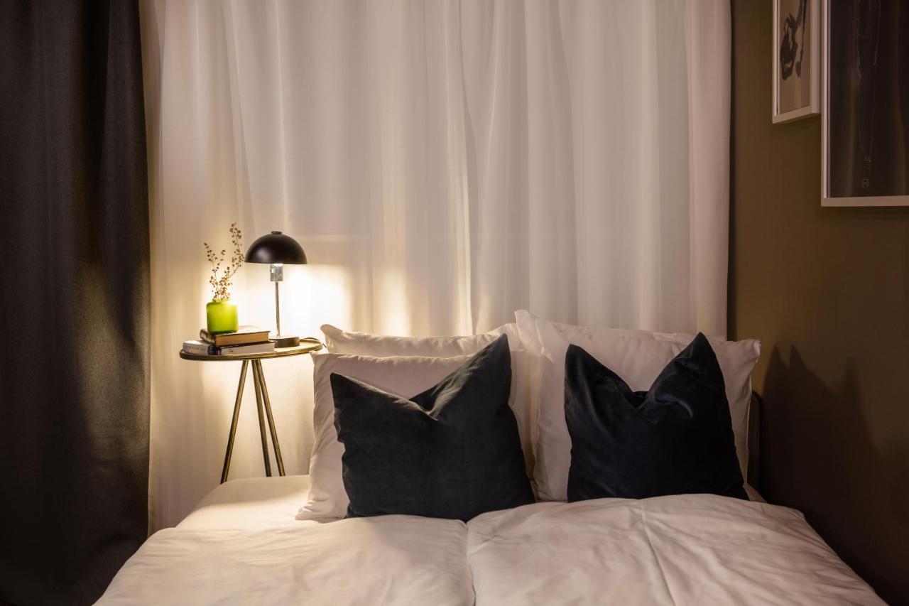 Turnkey I Central Apartment With Terrace Praha Bagian luar foto